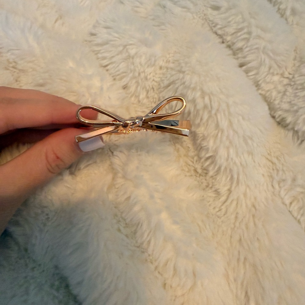 Brand new Kate spade rose gold bow bangle bracelet 🎀